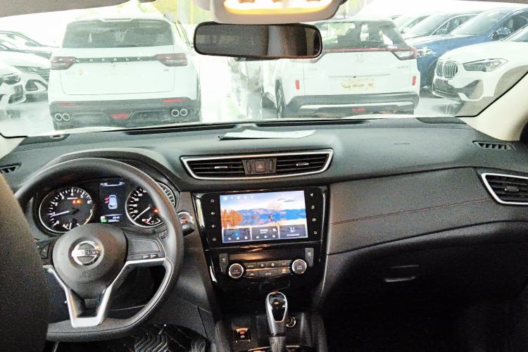 Used Nissan Qashqai 2022 2.0L CVT XV Smart Enjoyment Version Interior 3