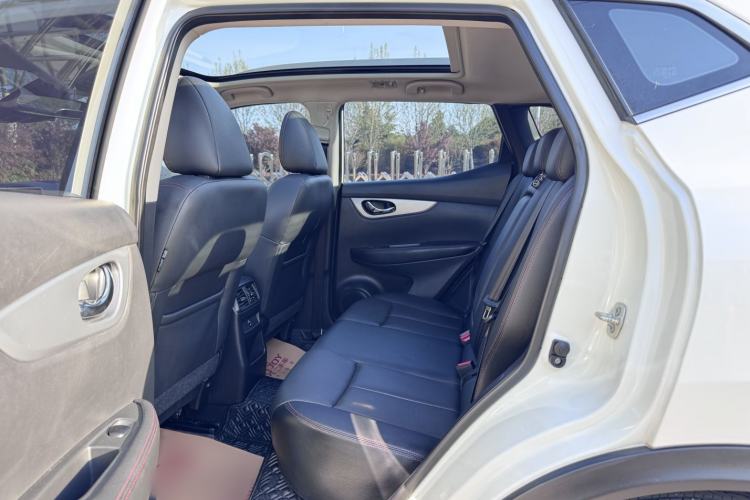 Used Nissan Qashqai 2022 2.0L CVT XV Premier Luxury Edition Interior 4