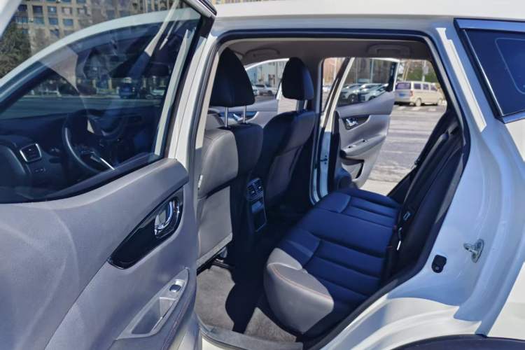 Used Nissan Qashqai 2022 2.0L CVT XV Smart Enjoyment Version Interior 4