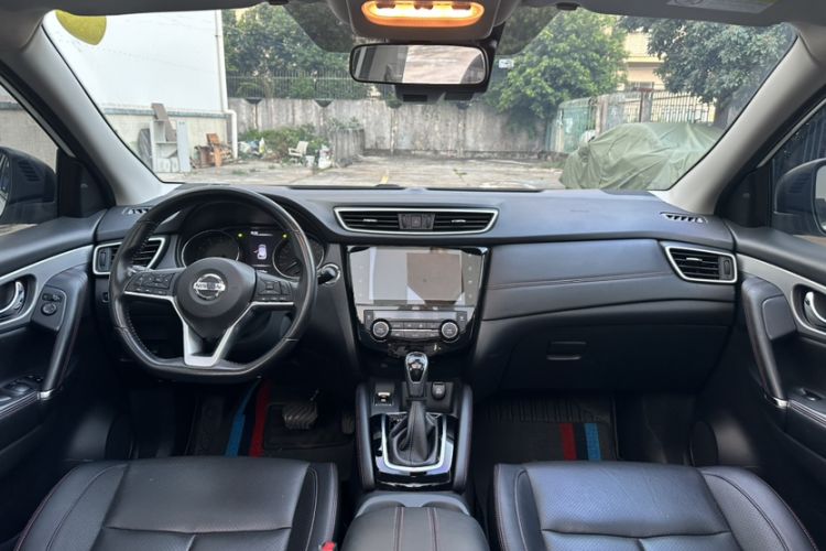 Used Nissan Qashqai 2022 2.0L CVT XV Premier Luxury Edition Interior 4