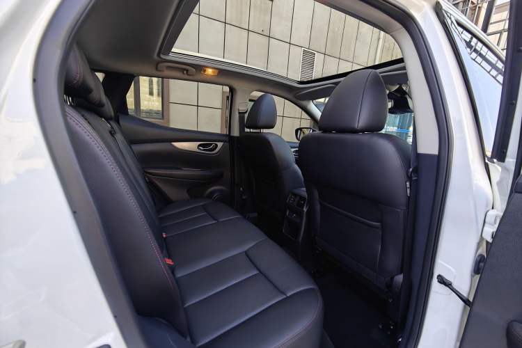 Used Nissan Qashqai 2022 2.0L CVT XV Premier Luxury Edition Interior 4