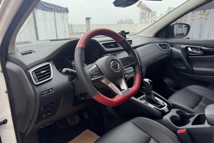 Used Nissan Qashqai 2022 2.0L CVT XV Smart Enjoyment Version Interior 4