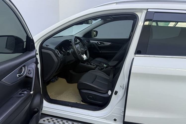Used Nissan Qashqai 2022 2.0L CVT XV Premier Luxury Edition Interior 4