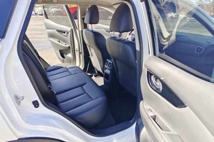 Used Nissan Qashqai 2022 2.0L CVT XV Smart Enjoyment Version Interior 5