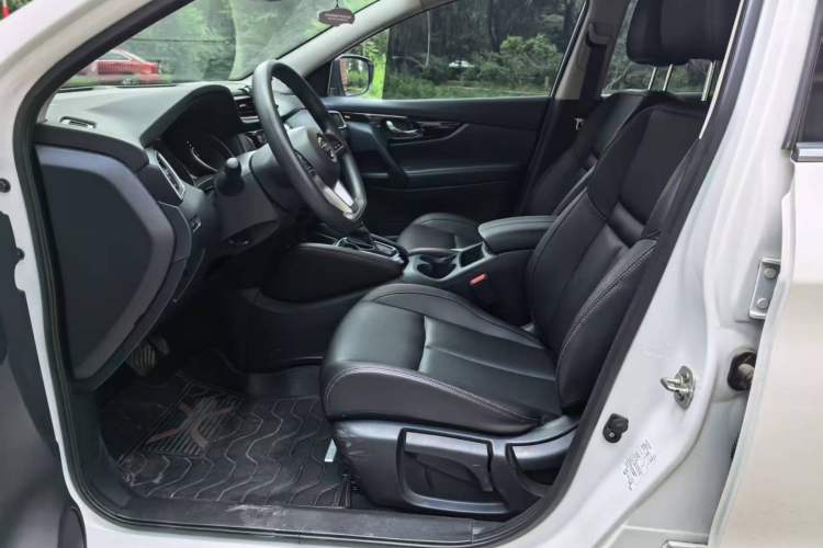 Used Nissan Qashqai 2022 2.0L CVT XV Smart Enjoyment Version Interior 5
