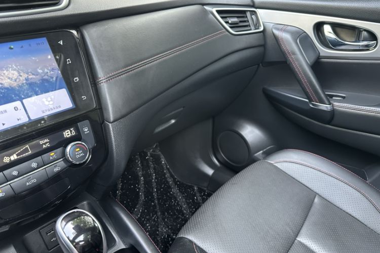 Used Nissan Qashqai 2022 2.0L CVT XV Premier Luxury Edition Interior 5