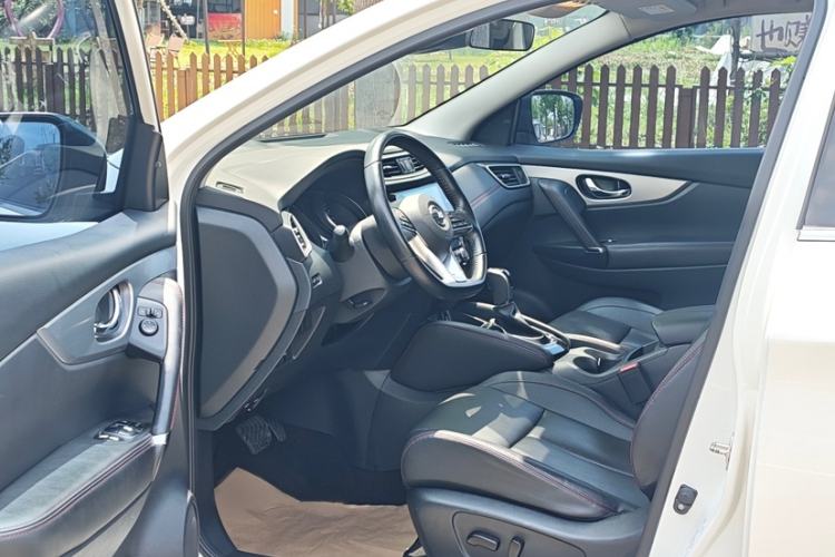 Used Nissan Qashqai 2022 2.0L CVT XV Premier Luxury Edition Interior 5