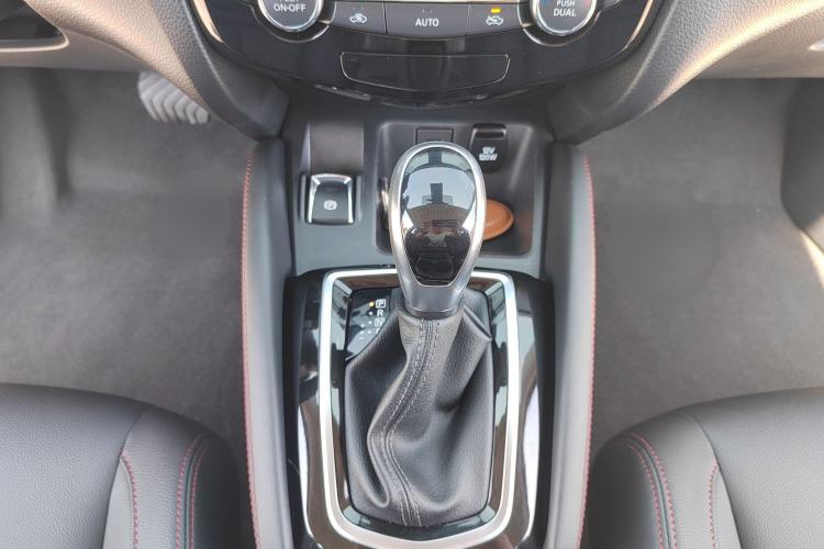 Used Nissan Qashqai 2022 2.0L CVT XV Smart Enjoyment Version Interior 6