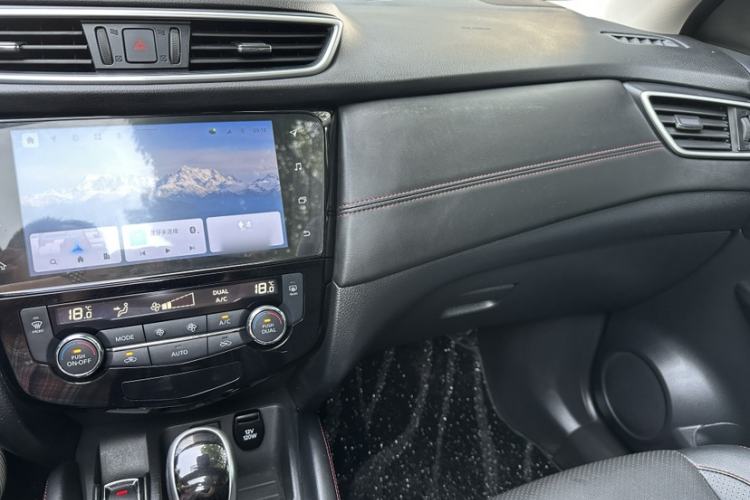 Used Nissan Qashqai 2022 2.0L CVT XV Premier Luxury Edition Interior 6