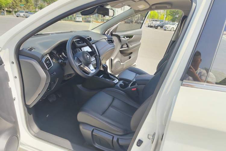 Used Nissan Qashqai 2022 2.0L CVT XV Smart Enjoyment Version Interior 7