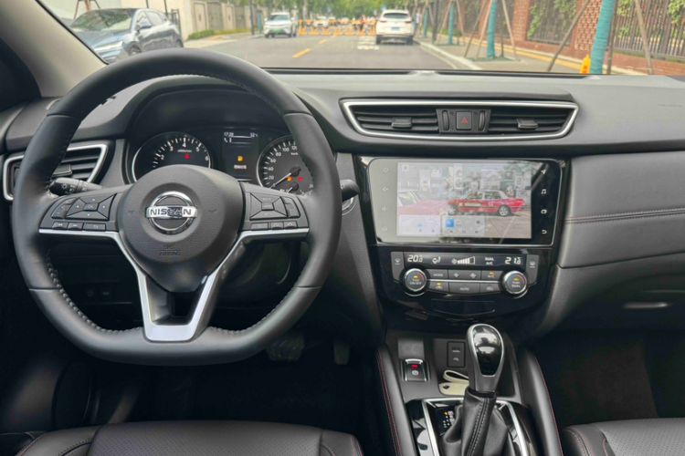 Used Nissan Qashqai 2022 2.0L CVT XV Premier Luxury Edition Interior 9