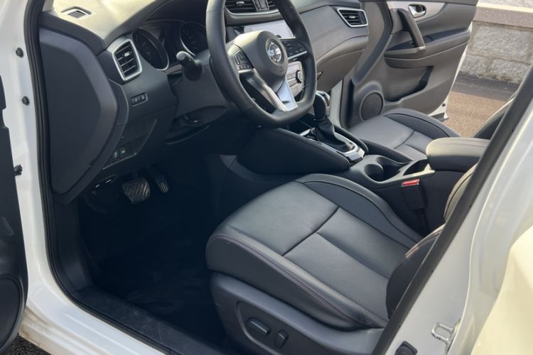 Used Nissan Qashqai 2022 2.0L CVT XV Premier Luxury Edition Interior 9