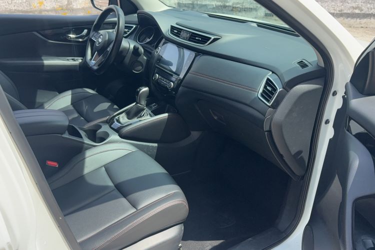Used Nissan Qashqai 2022 2.0L CVT XV Smart Enjoyment Version Interior 9