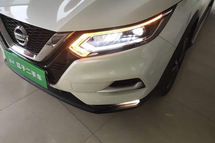 Used Nissan Qashqai 2022 2.0L CVT XV Premier Luxury Edition Left Front Headlight