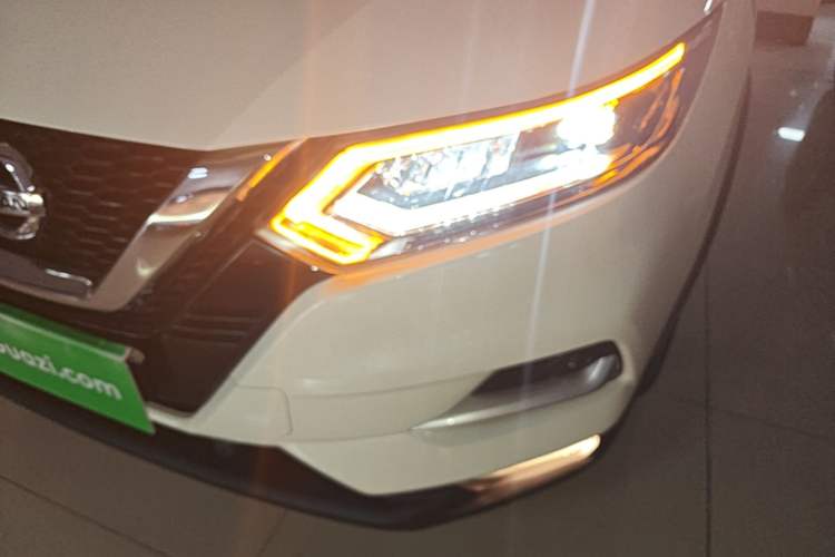 Used Nissan Qashqai 2022 2.0L CVT XV Premier Luxury Edition Left Front Headlight