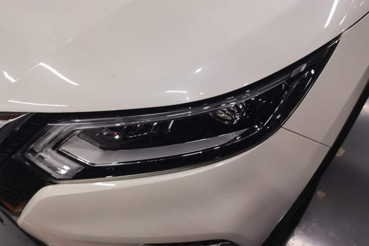 Used Nissan Qashqai 2022 2.0L CVT XV Premier Luxury Edition Left Front Headlight