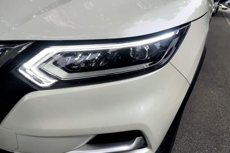Used Nissan Qashqai 2022 2.0L CVT XV Premier Luxury Edition Left Front Headlight
