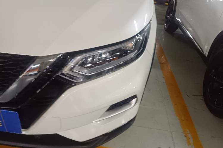 Used Nissan Qashqai 2022 2.0L CVT XV Premier Luxury Edition Left Front Headlight