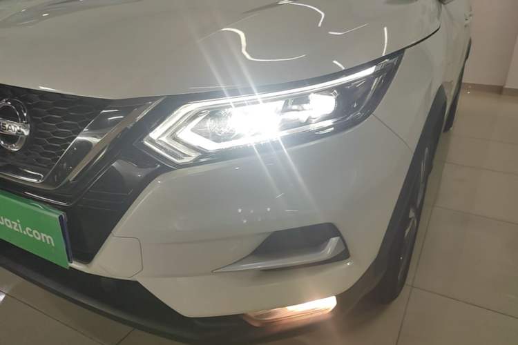 Used Nissan Qashqai 2022 2.0L CVT XV Premier Luxury Edition Left Front Headlight