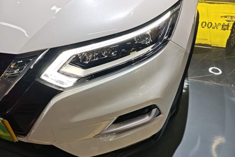 Used Nissan Qashqai 2022 2.0L CVT XV Premier Luxury Edition Left Front Headlight