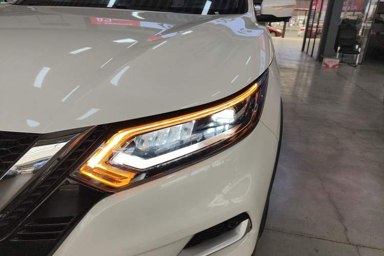 Used Nissan Qashqai 2022 2.0L CVT XV Premier Luxury Edition Left Front Headlight