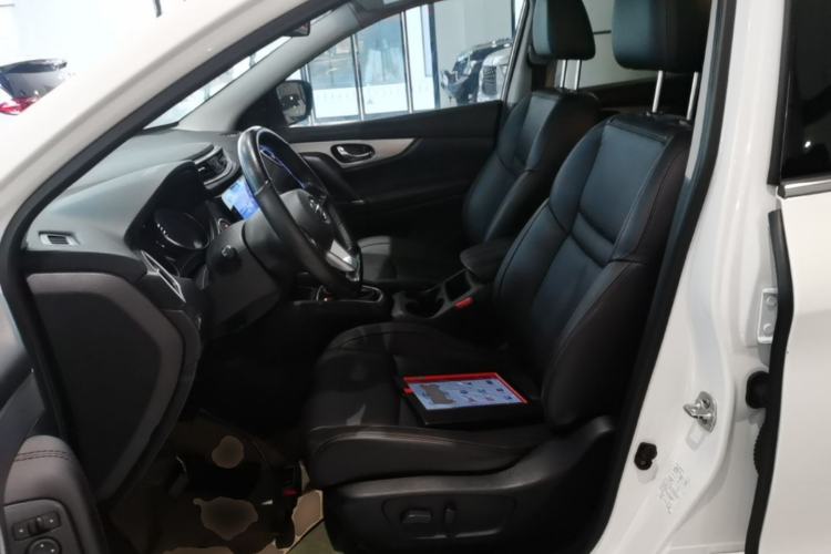 Used Nissan Qashqai 2022 2.0L CVT XV Premier Luxury Edition Left Front Seat