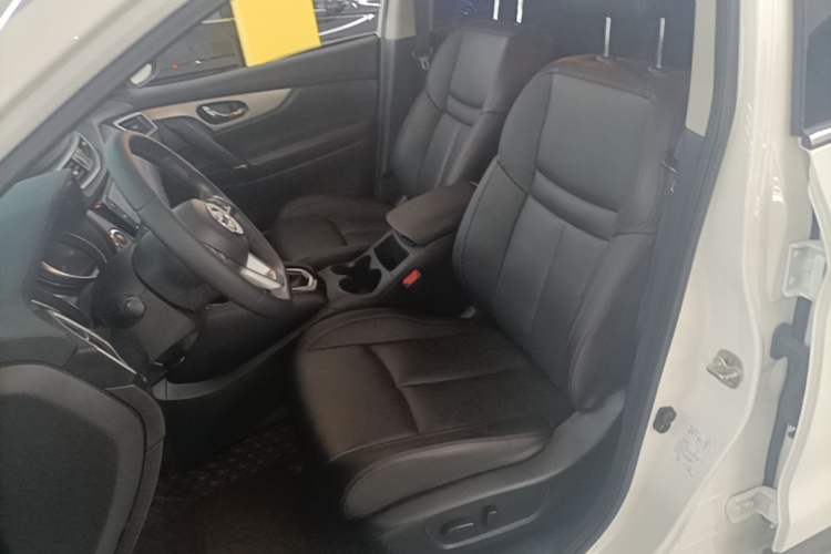 Used Nissan Qashqai 2022 2.0L CVT XV Premier Luxury Edition Left Front Seat