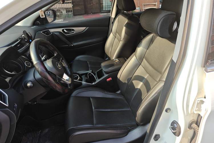 Used Nissan Qashqai 2022 2.0L CVT XV Premier Luxury Edition Left Front Seat