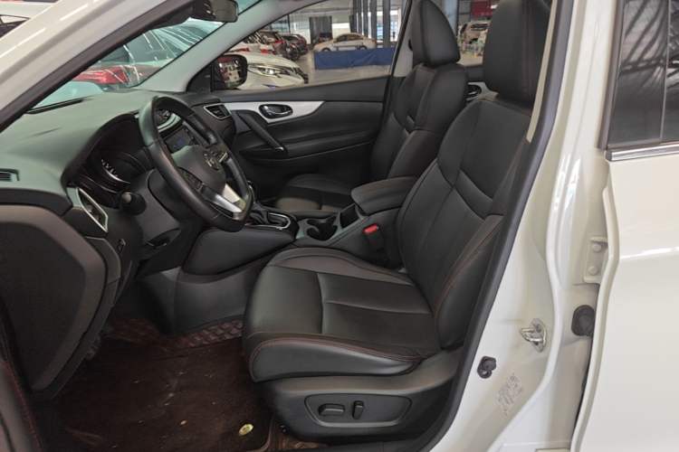 Used Nissan Qashqai 2022 2.0L CVT XV Premier Luxury Edition Left Front Seat