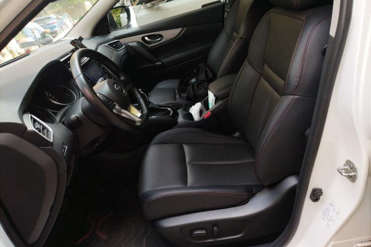 Used Nissan Qashqai 2022 2.0L CVT XV Premier Luxury Edition Left Front Seat
