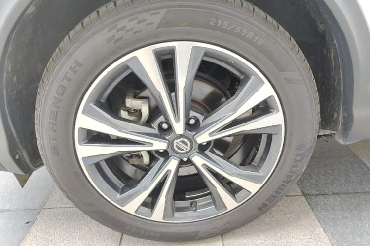 Used Nissan Qashqai 2022 2.0L CVT XV Premier Luxury Edition Left Front Wheel Hub