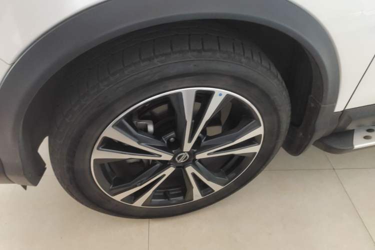 Used Nissan Qashqai 2022 2.0L CVT XV Premier Luxury Edition Left Front Wheel Hub
