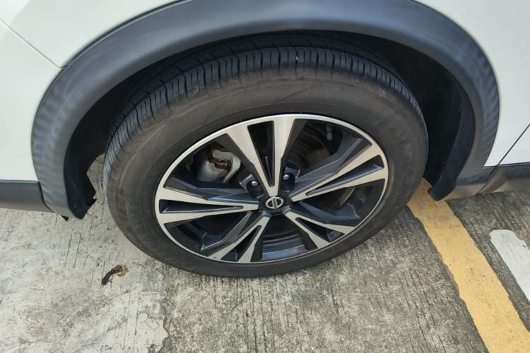 Used Nissan Qashqai 2022 2.0L CVT XV Premier Luxury Edition Left Front Wheel Hub