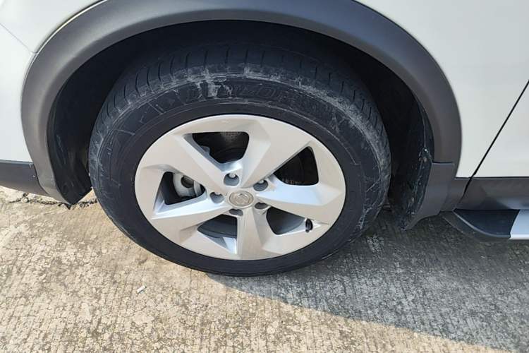 Used Nissan Qashqai 2022 2.0L CVT XV Smart Enjoyment Version Left Front Wheel Hub