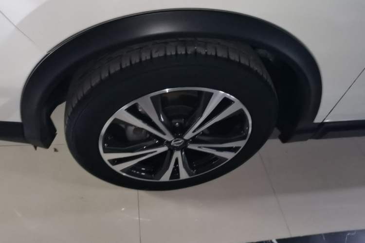 Used Nissan Qashqai 2022 2.0L CVT XV Premier Luxury Edition Left Front Wheel Hub