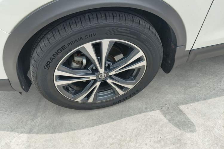 Used Nissan Qashqai 2022 2.0L CVT XV Premier Luxury Edition Left Front Wheel Hub
