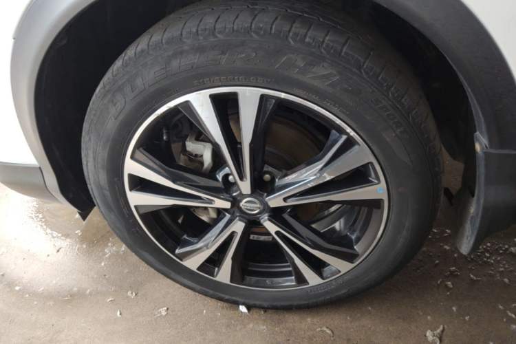 Used Nissan Qashqai 2022 2.0L CVT XV Premier Luxury Edition Left Front Wheel Hub