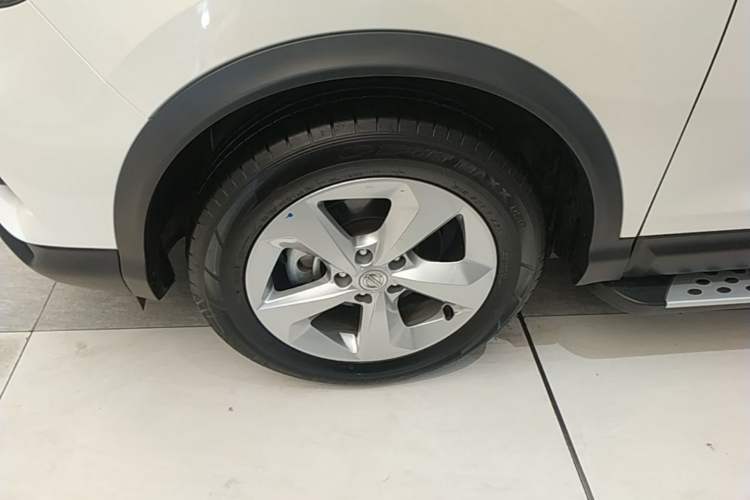 Used Nissan Qashqai 2022 2.0L CVT XV Smart Enjoyment Version Left Front Wheel Hub