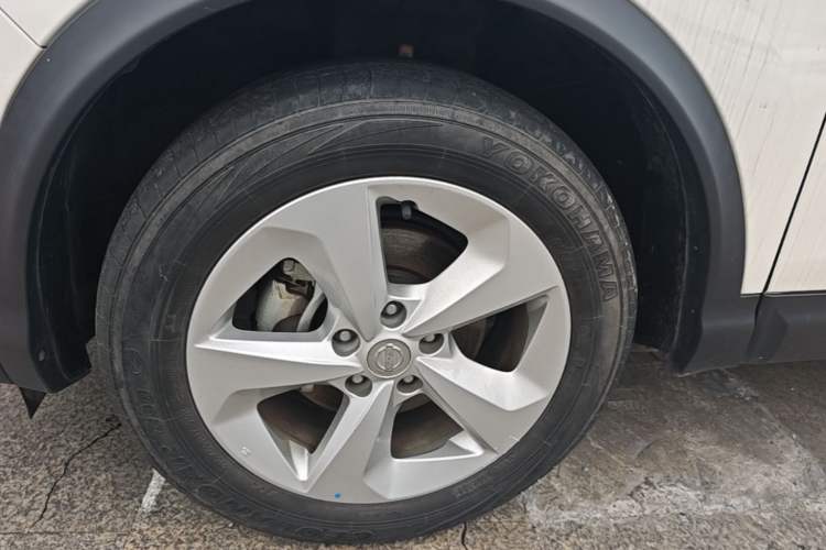 Used Nissan Qashqai 2022 2.0L CVT XV Smart Enjoyment Version Left Front Wheel Hub