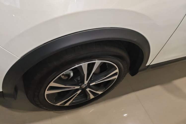 Used Nissan Qashqai 2022 2.0L CVT XV Premier Luxury Edition Left Front Wheel Hub