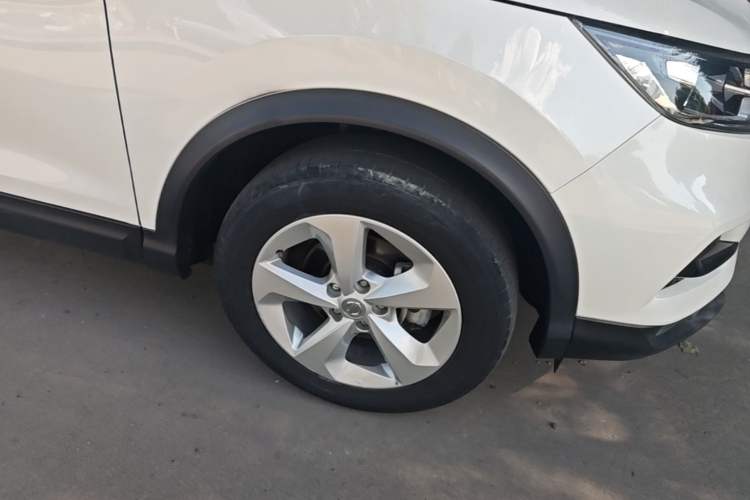 Used Nissan Qashqai 2022 2.0L CVT XV Smart Enjoyment Version Left Front Wheel Hub