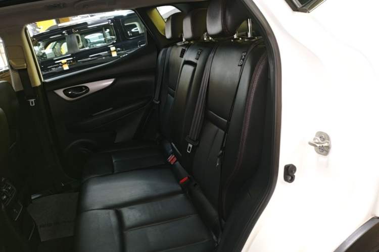 Used Nissan Qashqai 2022 2.0L CVT XV Premier Luxury Edition Left Rear Seat