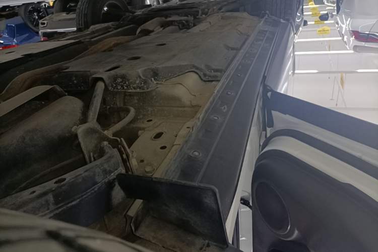 Used Nissan Qashqai 2022 2.0L CVT XV Premier Luxury Edition Left Side Sill