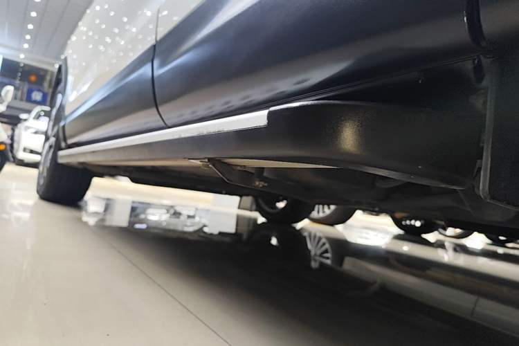 Used Nissan Qashqai 2022 2.0L CVT XV Premier Luxury Edition Left Side Sill