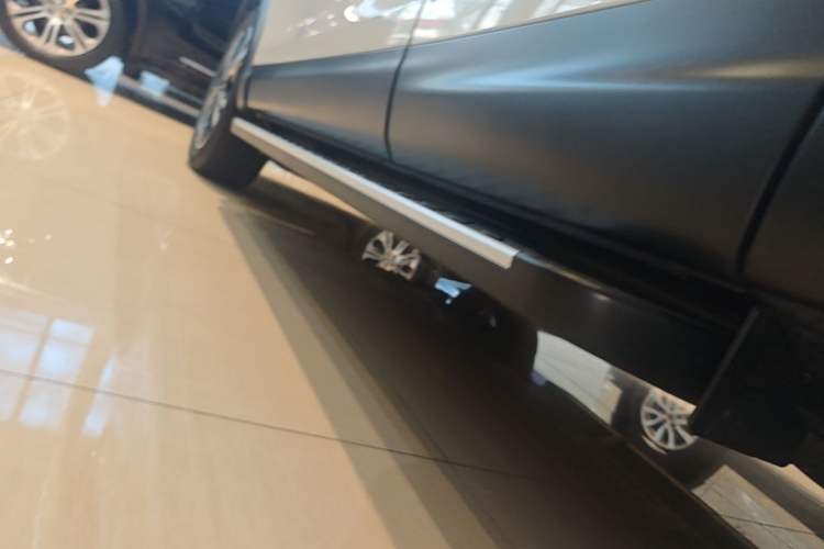 Used Nissan Qashqai 2022 2.0L CVT XV Premier Luxury Edition Left Side Sill