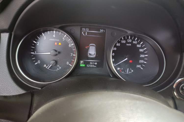Used Nissan Qashqai 2022 2.0L CVT XV Premier Luxury Edition Odometer Close Up
