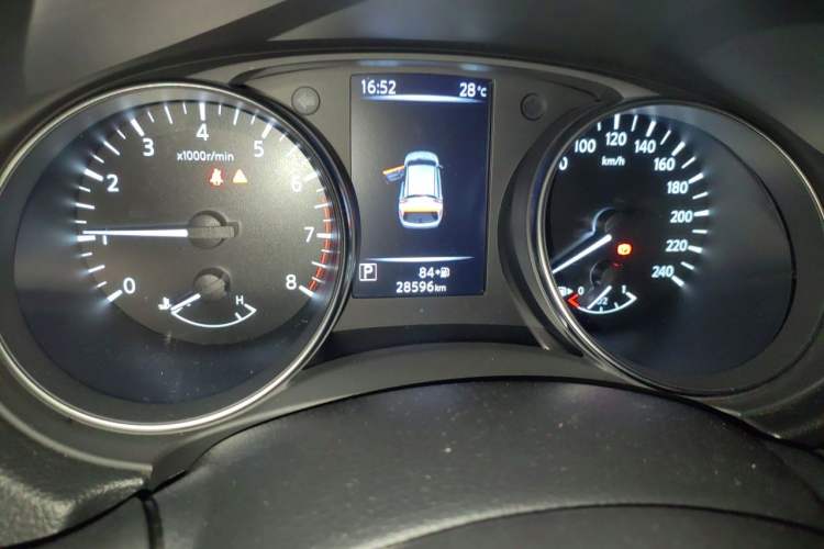 Used Nissan Qashqai 2022 2.0L CVT XV Smart Enjoyment Version Odometer Close Up