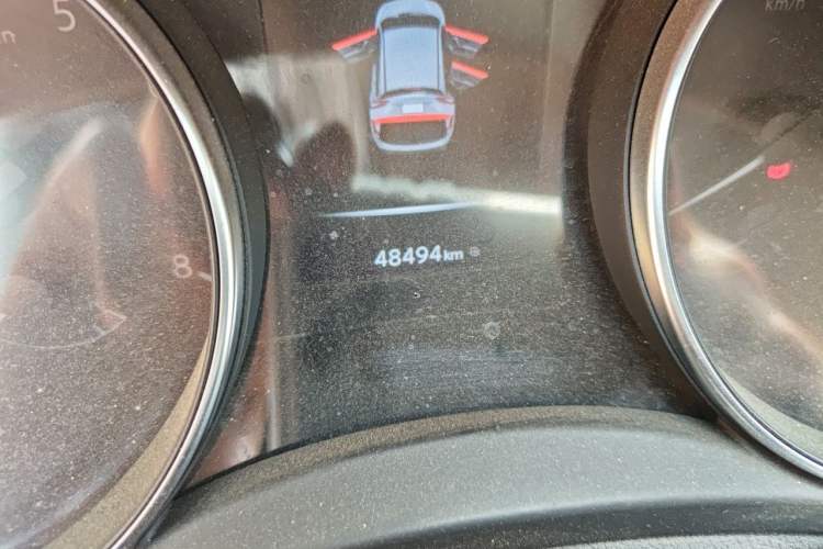 Used Nissan Qashqai 2022 2.0L CVT XV Premier Luxury Edition Odometer Close Up