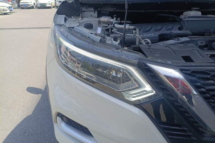 Used Nissan Qashqai 2022 2.0L CVT XV Premier Luxury Edition Right Front Headlight