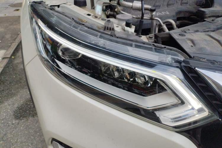 Used Nissan Qashqai 2022 2.0L CVT XV Premier Luxury Edition Right Front Headlight